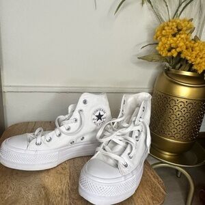 Converse Classic White Canvas High-Tops